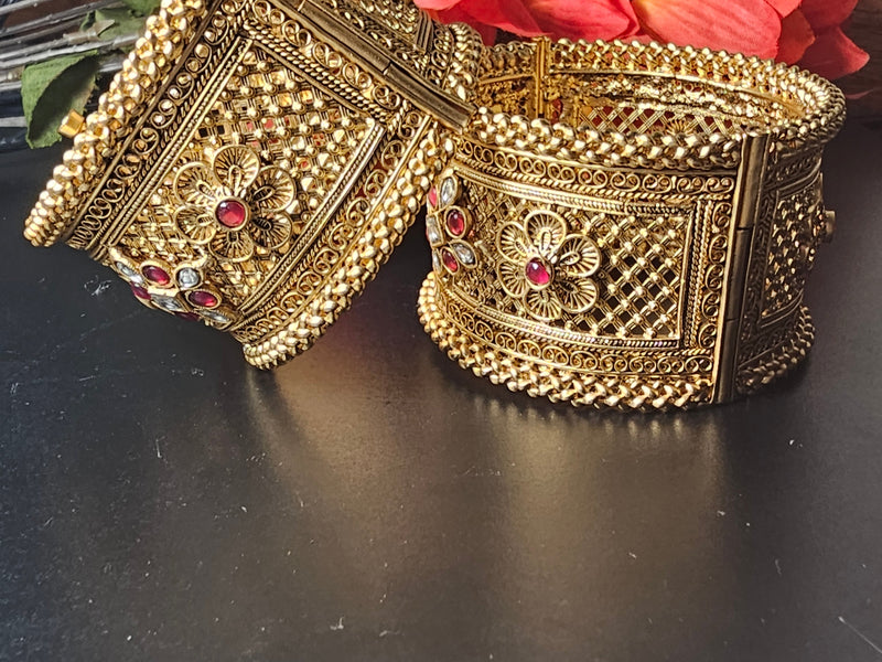 Gold-Plated Bangles Set – Design 04
