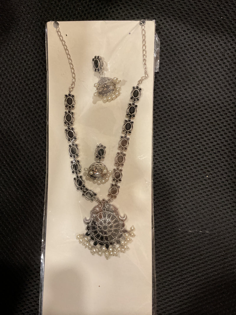 German Silver Long Necklace – Oval Stone Chain & Jhumki Earring Set