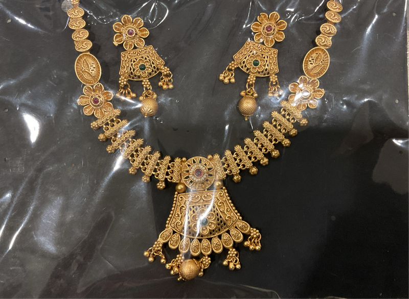 Gold-Plated Antique Necklace Set – Filigree Pendant & Oval Leaf Cha…
