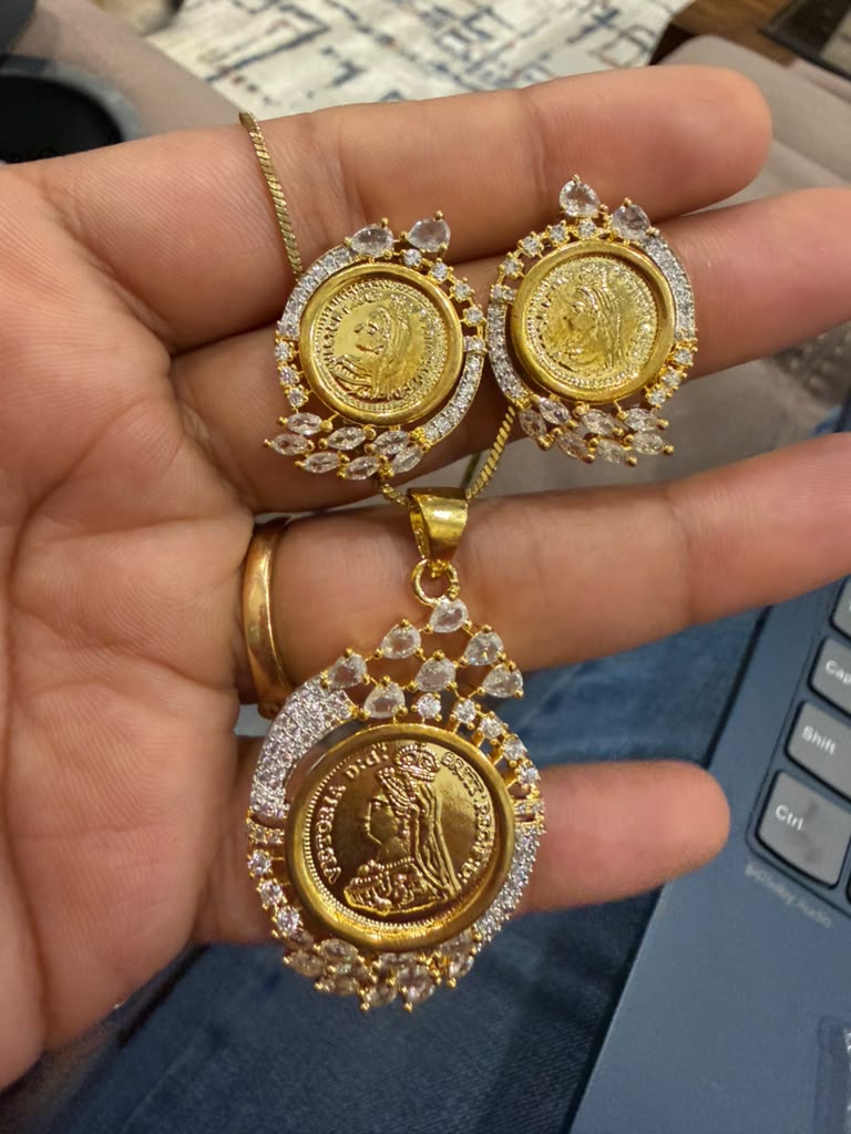 GINNI PENDENT SET