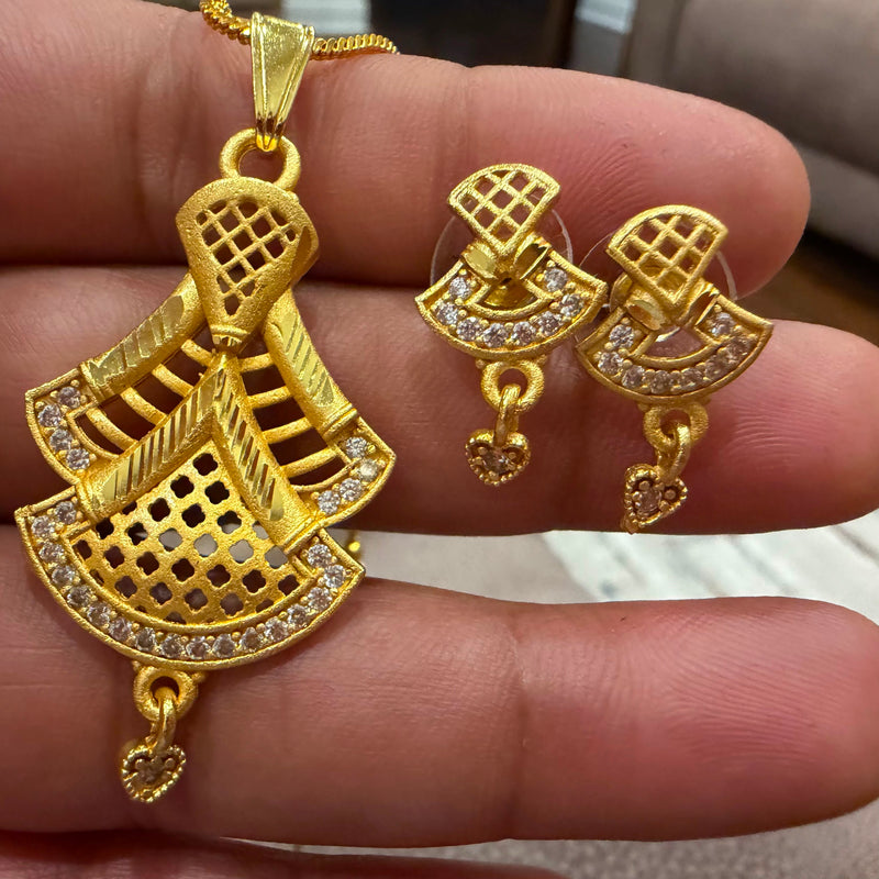 GOLD PENDENT SET