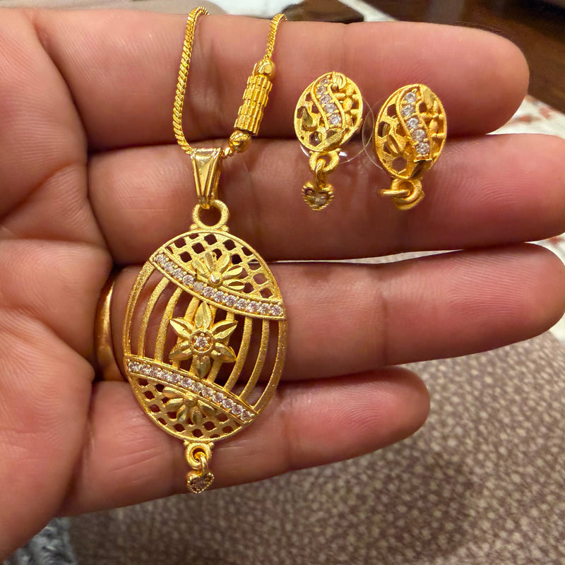 GOLD PENDENT SET
